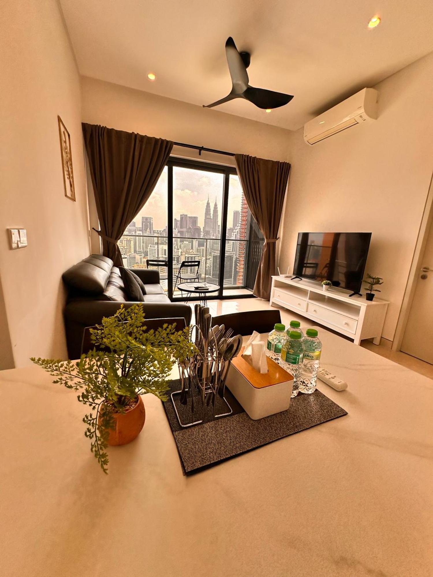 Lucentia Residence By Eas Maju Property 쿠알라룸푸르 외부 사진
